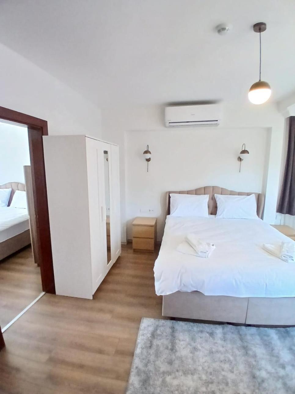 Sophia And Otel