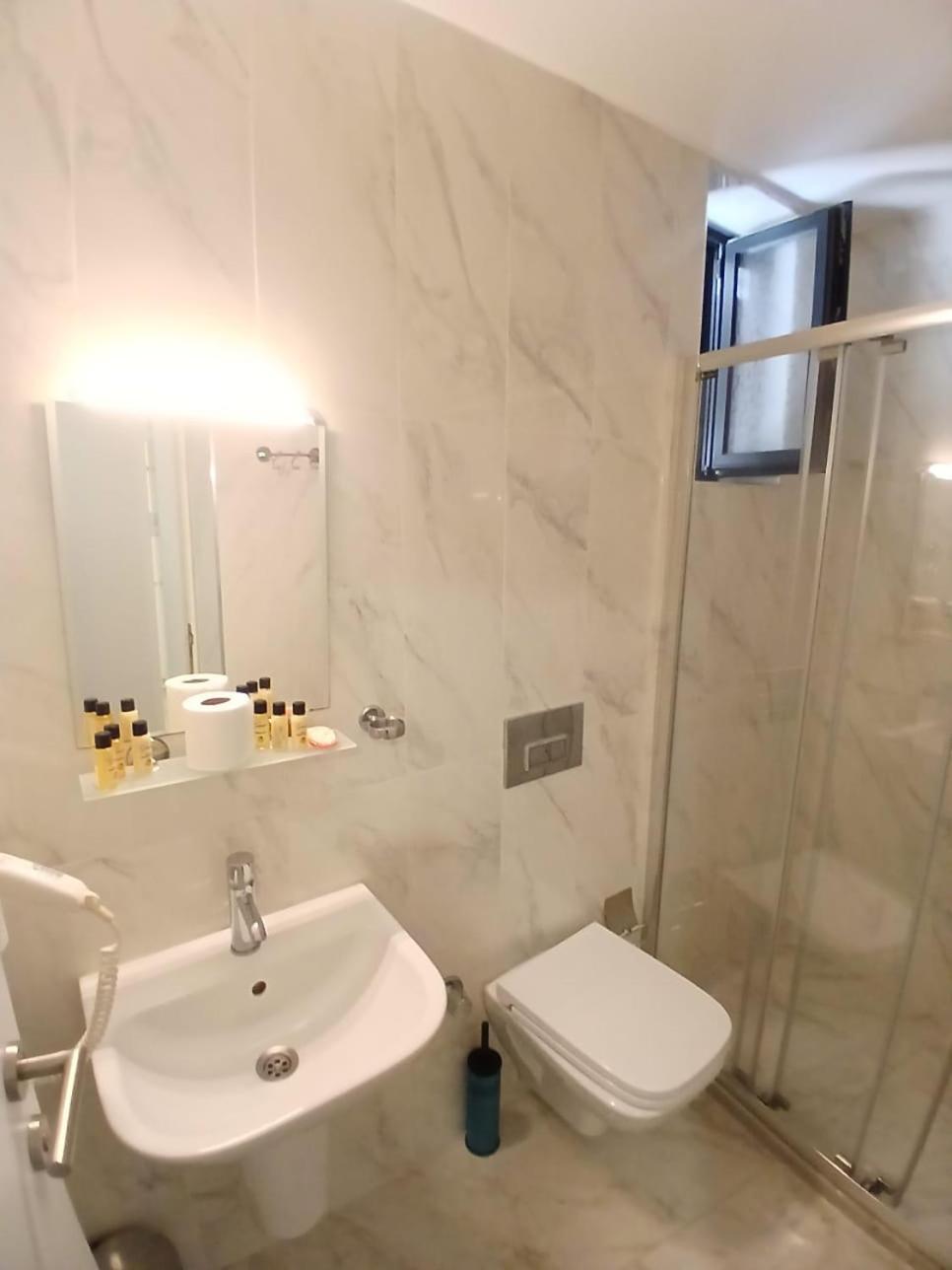 Sophia And Otel 3*